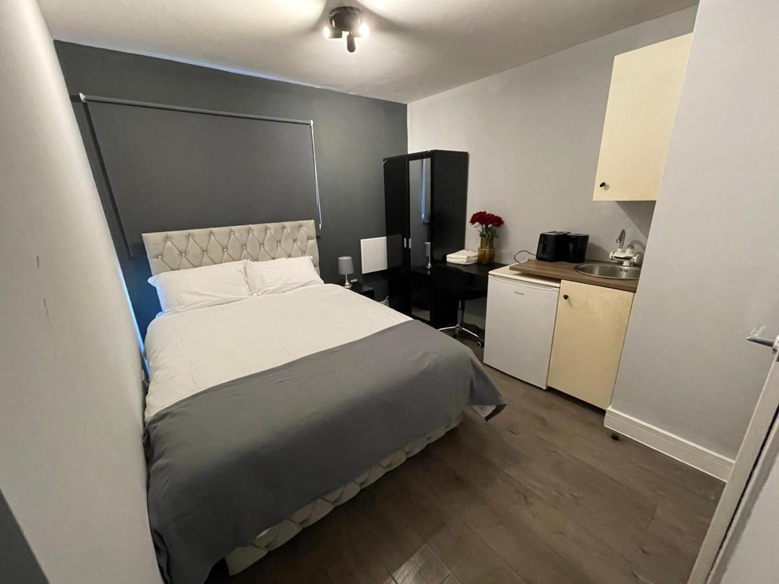 Letzi Premium Cozy Retreat Private En-Suite Rooms, Wembley London Luaran gambar