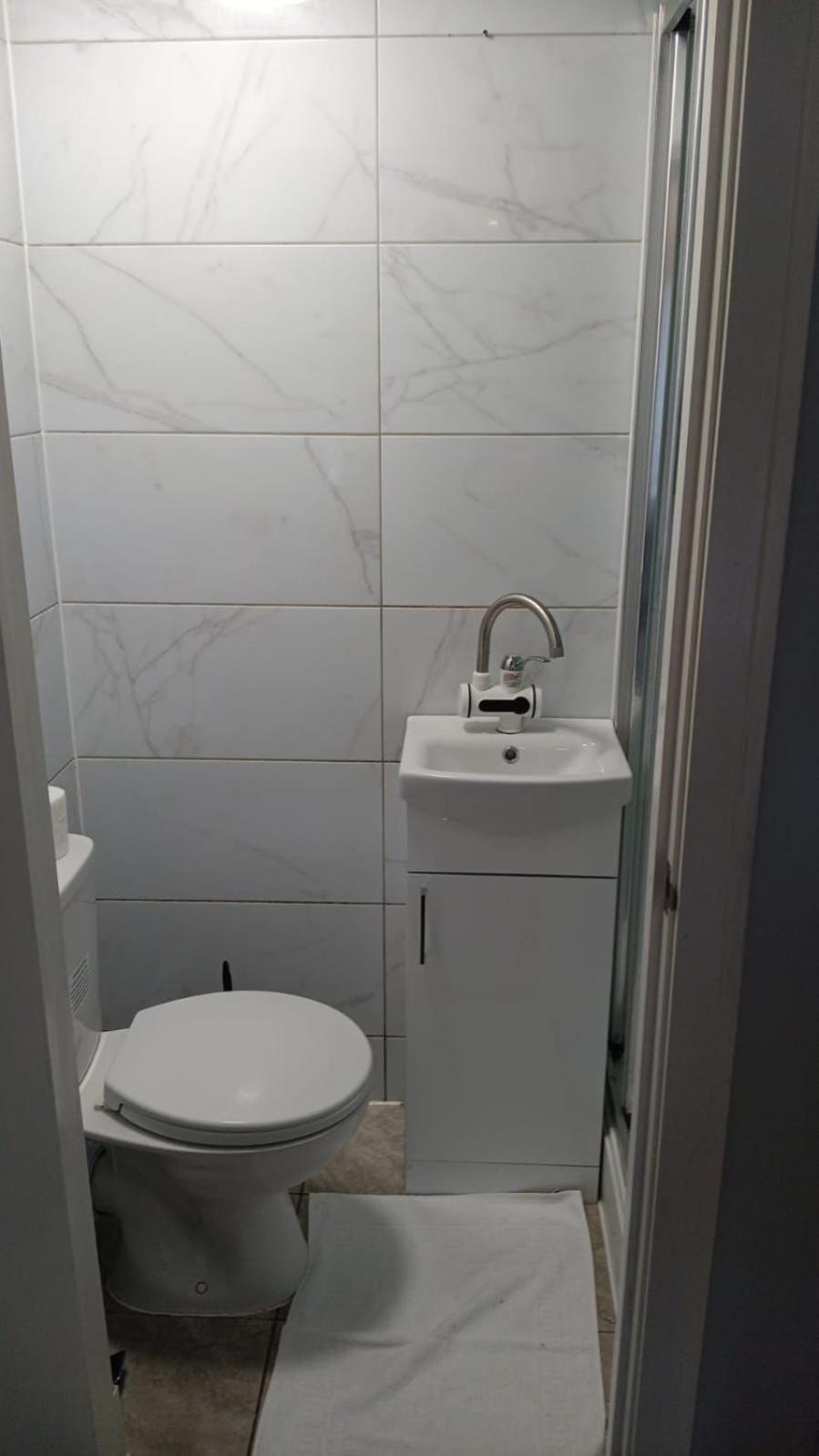 Letzi Premium Cozy Retreat Private En-Suite Rooms, Wembley London Luaran gambar