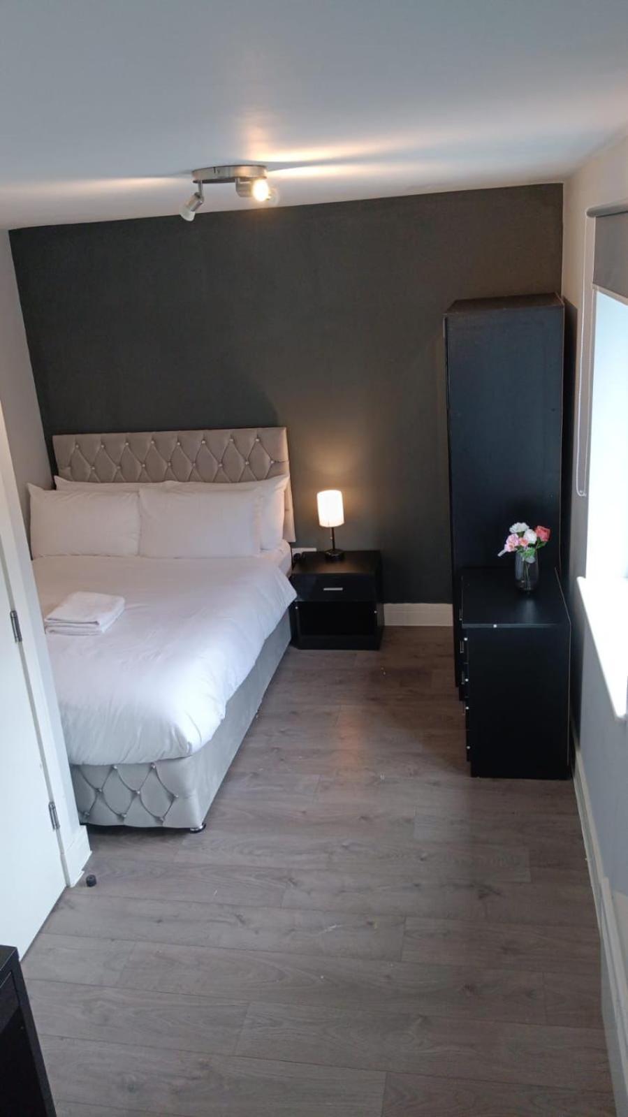 Letzi Premium Cozy Retreat Private En-Suite Rooms, Wembley London Luaran gambar